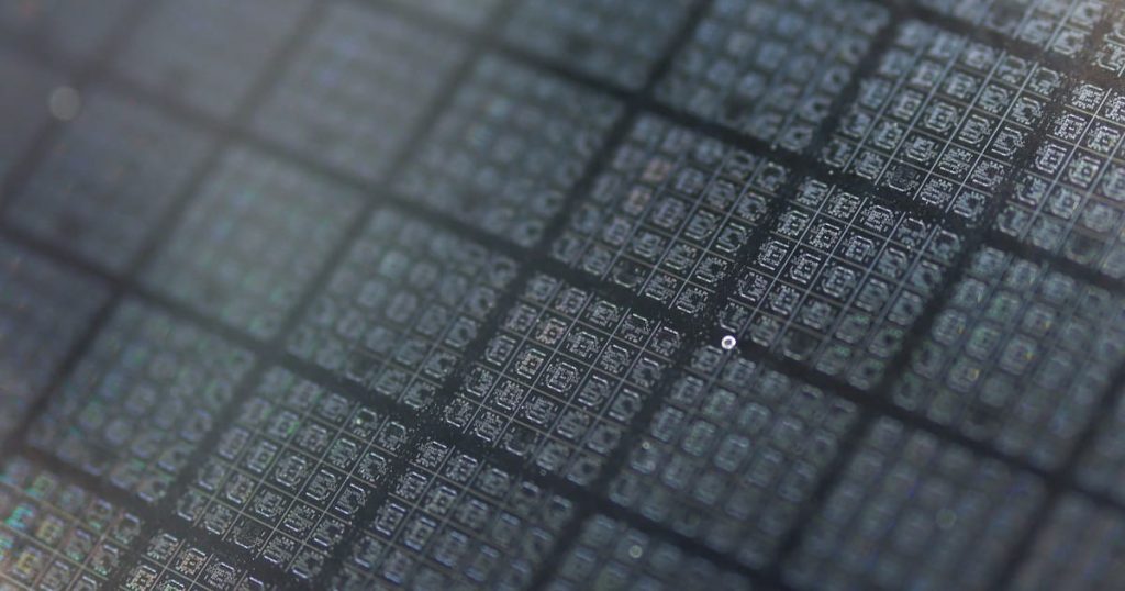 intel-preve-receita-do-2o-tri-acima-das-estimativas,-acoes-saltam-15%